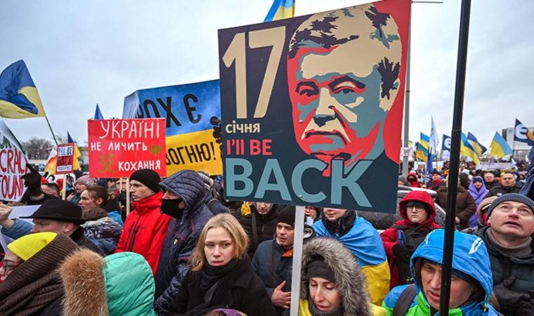 Eski Ukrayna Devlet Başkanı Petro Poroşenko, vatana ihanetten yargılanıyor