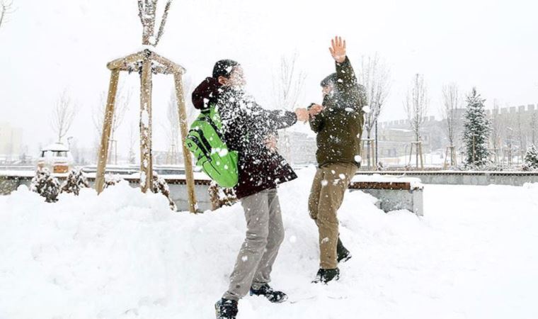Birçok ilde eğitime kar tatili: İstanbul'da okullar tatil mi?