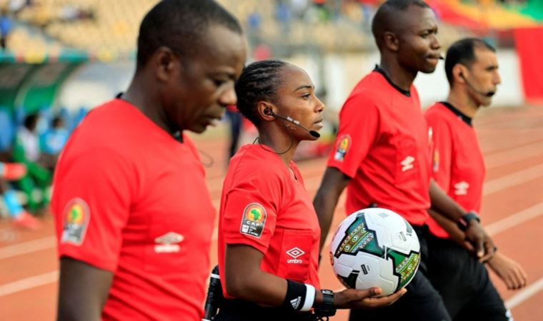 Mukansanga, Afrika Uluslar Kupası maçını yöneten ilk kadın hakem oldu