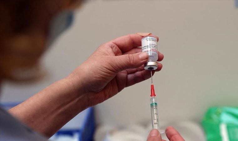 Üçüncü doz koronavirüs aşısı Omicron’a karşı 2,5 kat daha fazla koruma sağlıyor