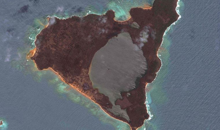 Tonga’daki yanardağ patlamasında ortaya çıkan duman bulutu 55 kilometre yüksekliğe çıktı