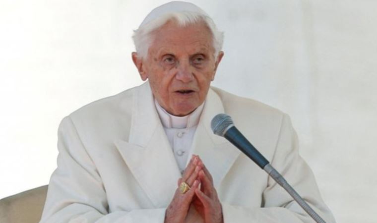 Eski Papa 16. Benediktus, pedofili soruşturmasında yanlış ifade verdiğini kabul etti