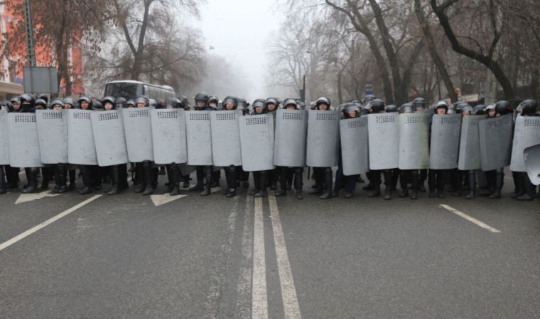 Kazakistan'da son durum: Gözaltı sayısı artıyor