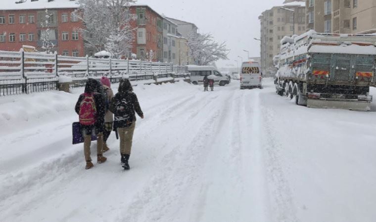 Birçok kentte kar nedeniyle eğitime ara verildi
