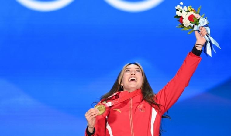 Pekin 2022 Kış Olimpiyat Oyunları'nda madalya kazanan sporculara verilen çiçekler merak konusu oldu