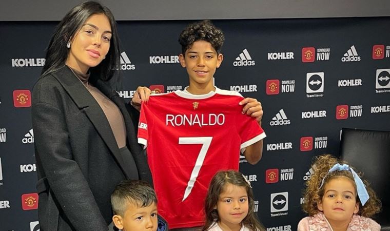 Cristiano Ronaldo’nun oğlu Manchester United’a transfer oldu