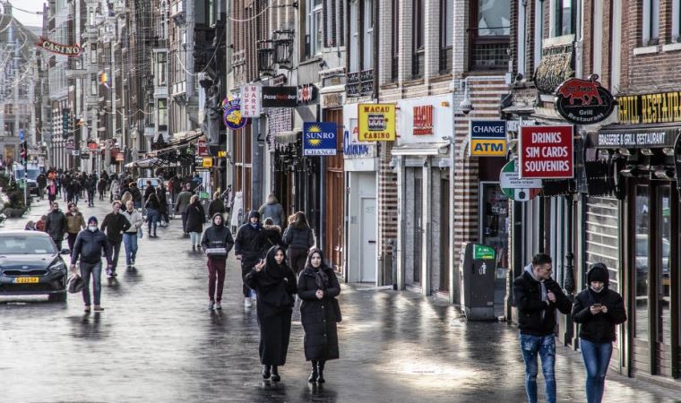 Amsterdam'da yüksek kira beklentisiyle evini boş tutan ev sahiplerine ceza