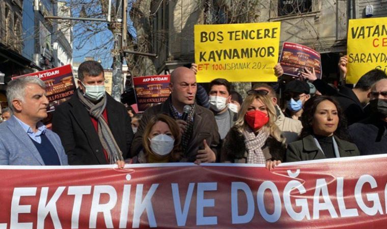 Kadıköy'de ‘zamlar geri alınsın’ eylemi