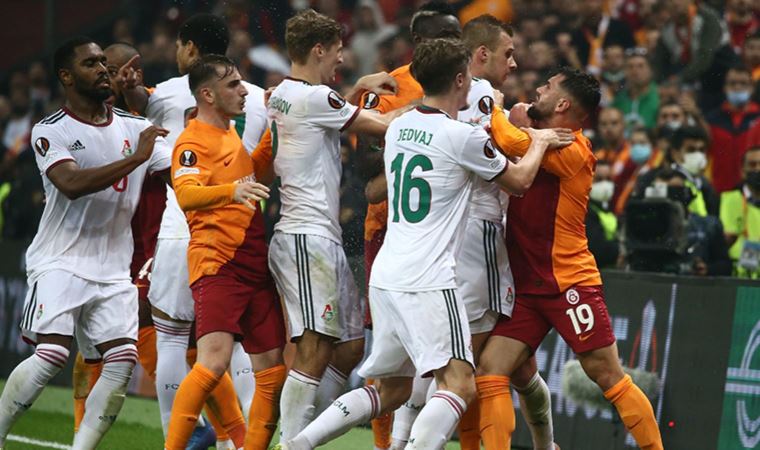 UEFA Galatasaray’ın cezasında indirime gitti