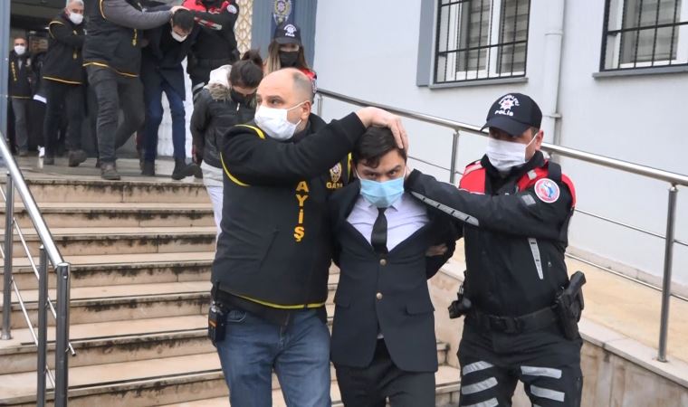 Bursa'da işkence skandalı: Eşofmanla yakalanan şüpheli, adliyeye takım elbiseyle gitti