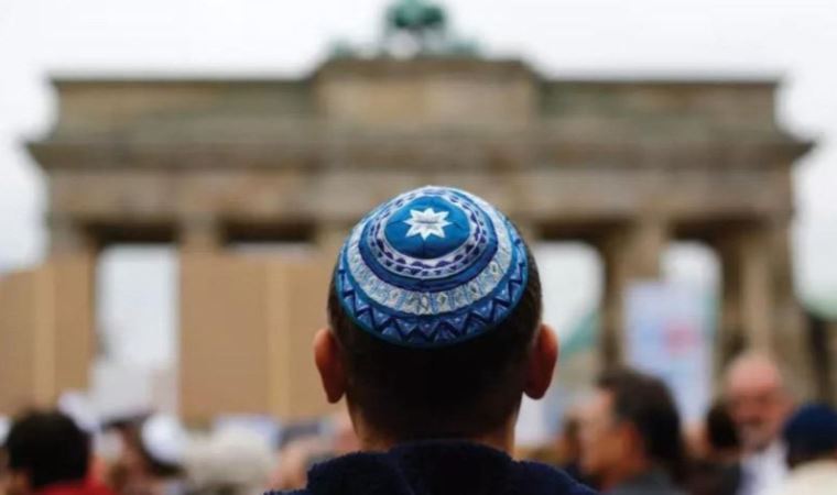Almanca sözlük 'Yahudi' tanımını değiştirdi