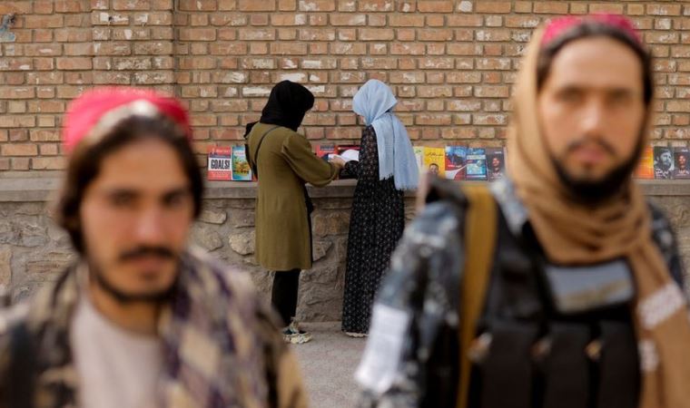 Afganistan'da kız öğrencilerin üniversiteye dönmesine izin verildi