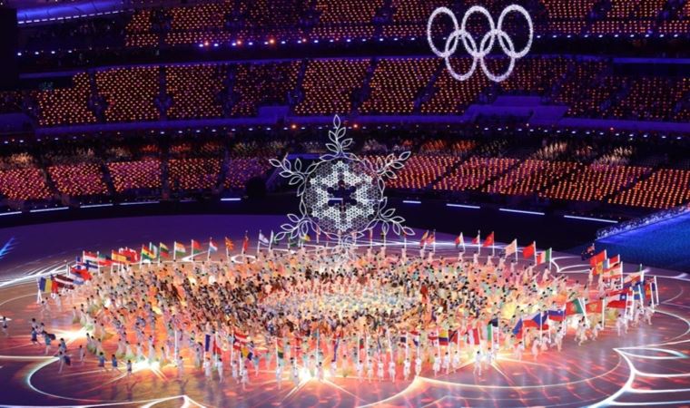 Pekin 2022 Kış Olimpiyat Oyunları yapılan tören ile sona erdi