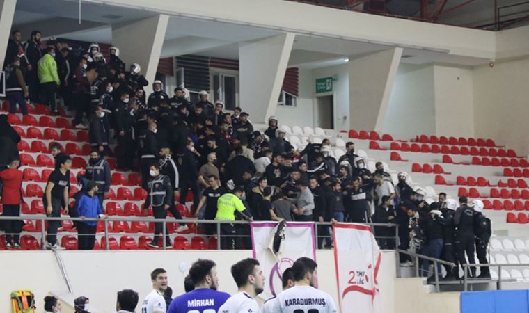 Hentbol maçında olaylar çıktı: 1 Beşiktaş taraftarı gözaltına alındı