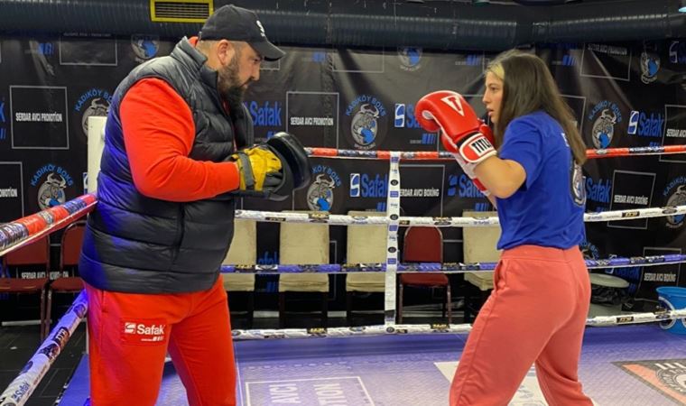 Türk boksör Seren Ay Çetin WBC kemeri için mücadele edecek