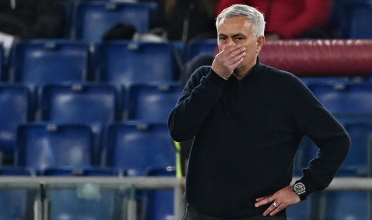 Roma Teknik Direktörü Mourinho'ya 2 maç men cezası verildi