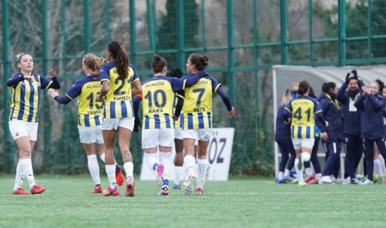 Fenerbahçe Kadın Futbol Takımı'nın forma göğüs sponsoru Alagöz Holding oldu
