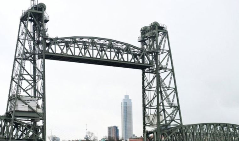 Bezos'un lüks yatı için Rotterdam'daki tarihi köprünün sökülmesi talebine tepki yağıyor
