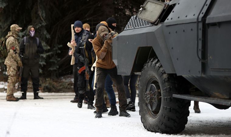Eski Ukrayna Savunma Bakanı: 'Rus birlikleri Kiev'i ele geçirmeye hazır'