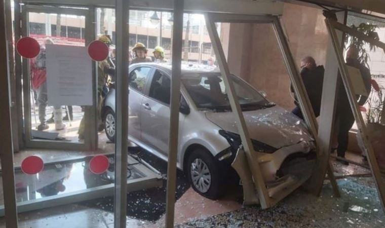 İsrail’de huzurevine dalan araç 4 kişiyi yaraladı