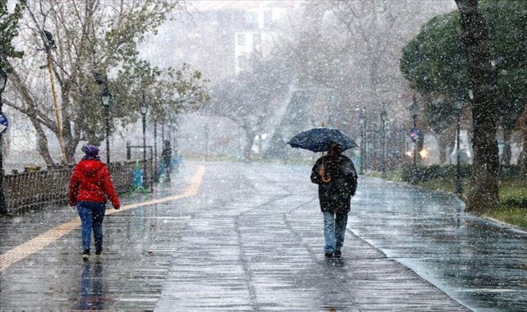 İstanbul’un bazı ilçelerinde karla karışık yağmur görülüyor