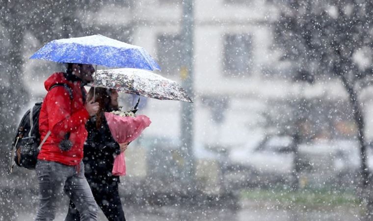 Ardahan'ın tüm ilçelerinde kar nedeniyle okullar tatil edildi