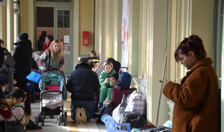 Ukrayna’dan Polonya’ya 500 binden fazla mülteci sığındı