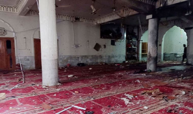 Son Dakika: Pakistan'da camiye bombalı saldırı: 'Çok sayıda ölü ve yaralı var'