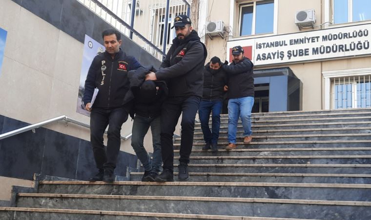 Beyoğlu'nda cinayet; motosikletli saldırganlar yakalandı