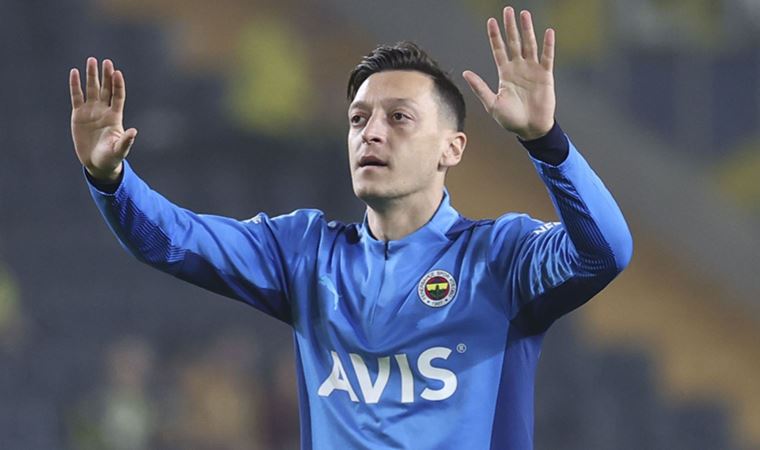 Fenerbahçeli Mesut Özil'in menajeri ayrılık iddialarını yanıtladı