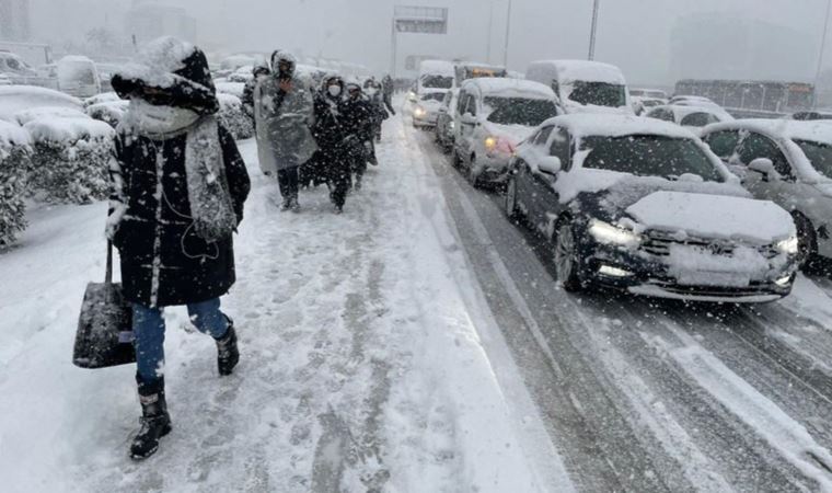 AKOM uyardı: İstanbul'a 1987'den sonra en kuvvetli kar yağışı geliyor!
