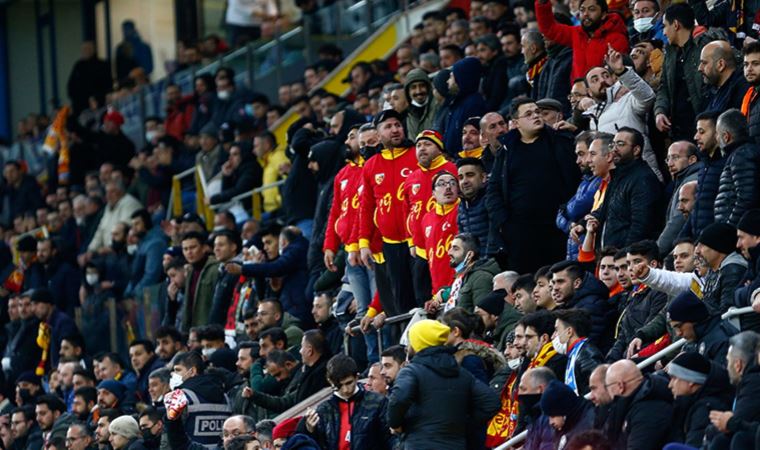 Kayserispor - Alanyaspor maçında bir taraftar kalp krizi geçirdi