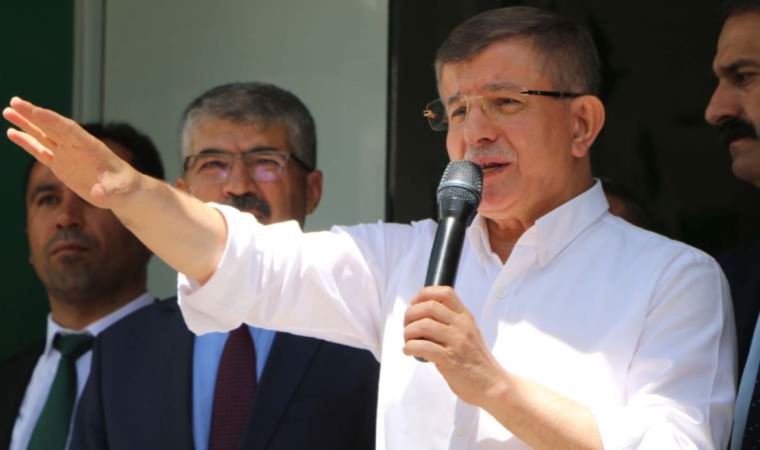 Ahmet Davutoğlu: AKP’li yöneticiler bana şikayet ediyor ama çıkıp mertçe konuşamıyorlar