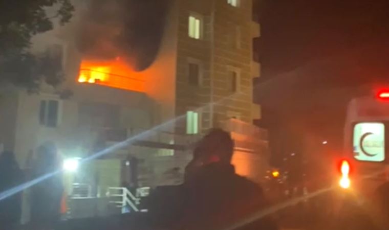 Öğrenci yurdunda yangın: 300 kişi tahliye edildi!