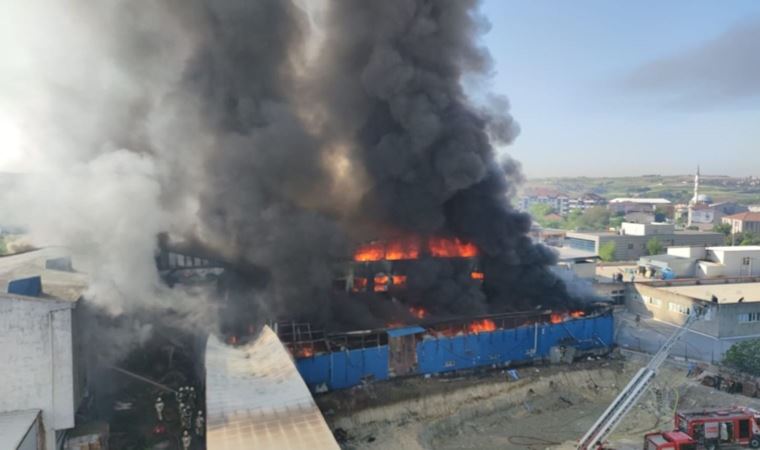 Arnavutköy'de fabrika'da yangın çıktı