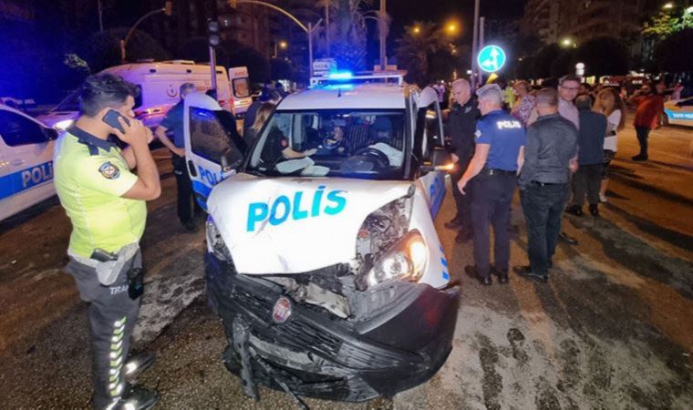Polis aracıyla otomobil çarpıştı: 1'i polis 4 yaralı