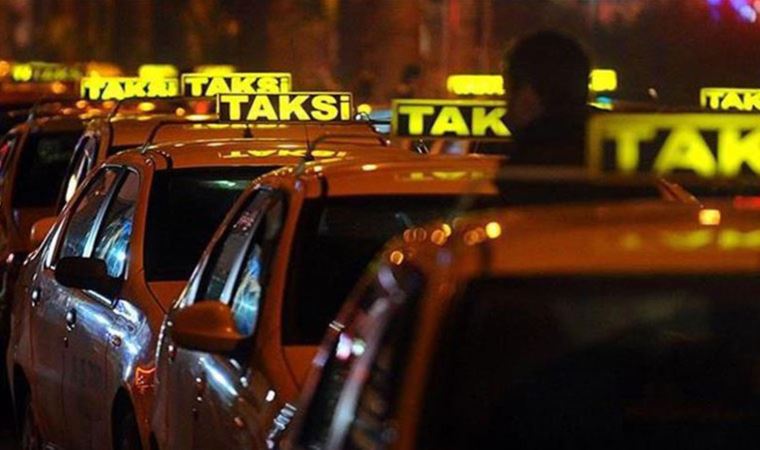 Müşterilerin paralarını çalan iki taksici gözaltında