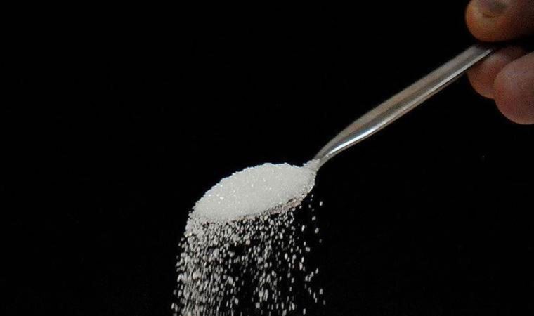 Hindistan şimdi de şeker ihracatını kısıtlamayı planlıyor