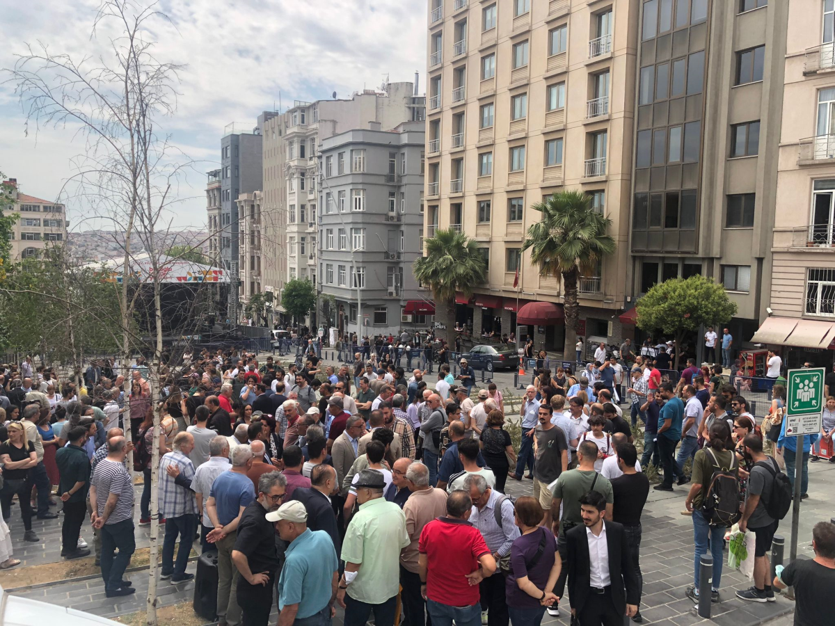 Fetihtepe'de zulüm sürüyor; Yurttaşlar Beyoğlu Belediyesi'ne gitti