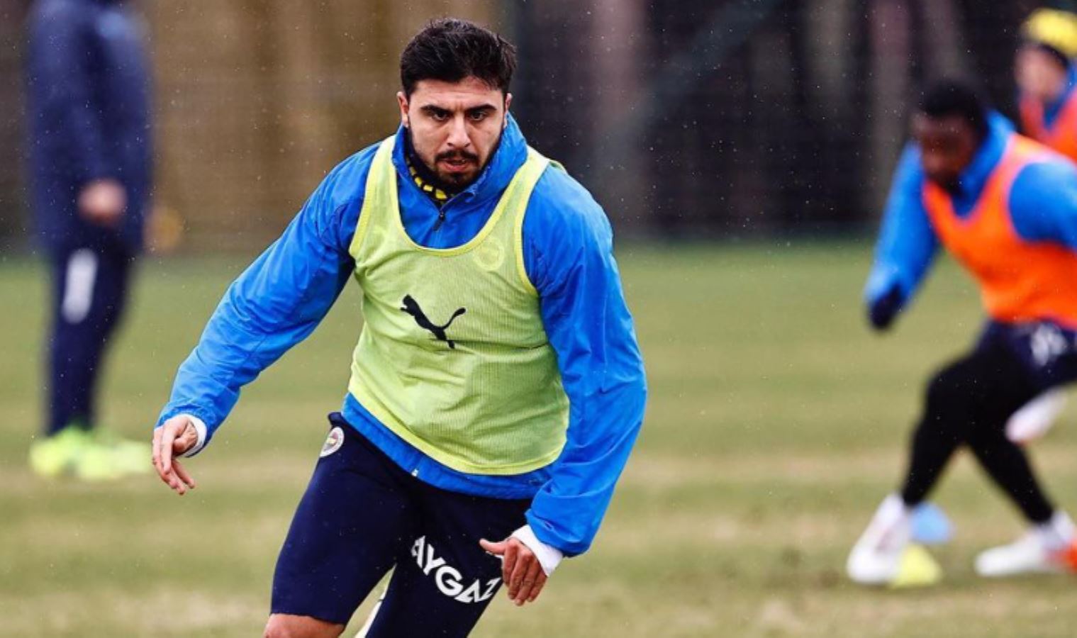 Hull City'nin Fenerbahçeli Ozan Tufan'ı transfer etmeye hazırlandığı iddia edildi