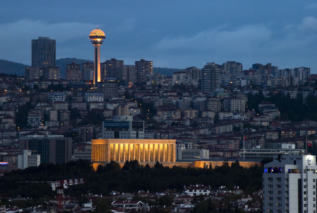 <p><strong>4) Ankara</strong></p><p>Nisan 2021 metrekare fiyatı: 12,4</p><p>Nisan 2022 metrekare fiyatı: 29</p><p>Yıllık Kira Artışları (%): 133,9</p>