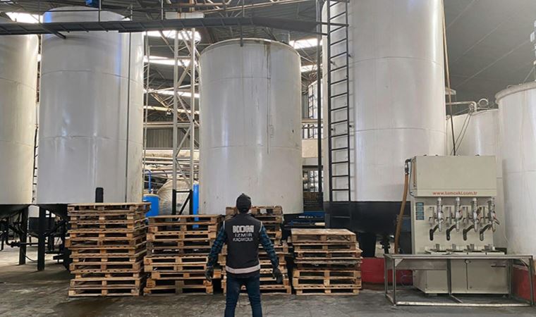 İzmir'de 150 ton 'karışımlı akaryakıt' ele geçirildi