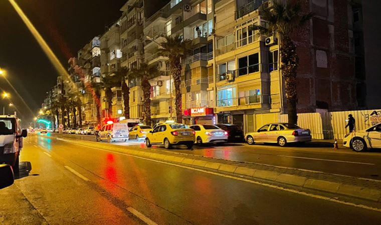 İzmir'de feci kaza... Taksi yolun karşısına geçmek isteyen yayaya çarptı