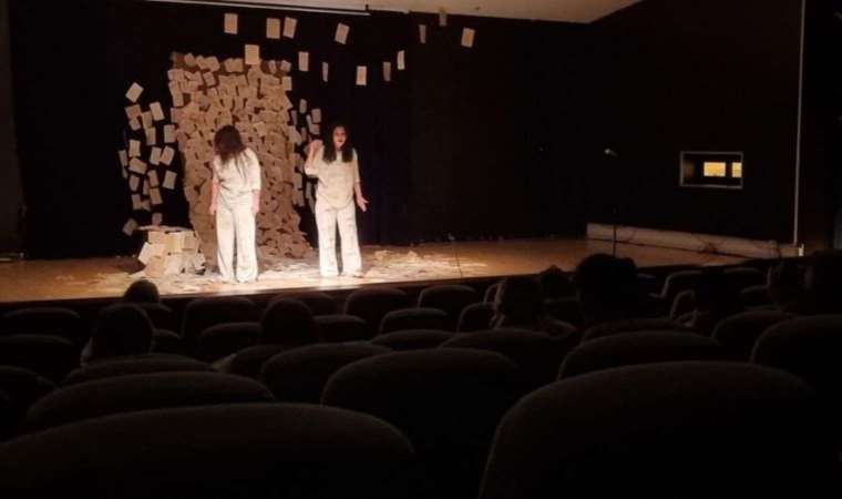 İzmir’de tiyatro şöleni: 15 günde 19 oyun