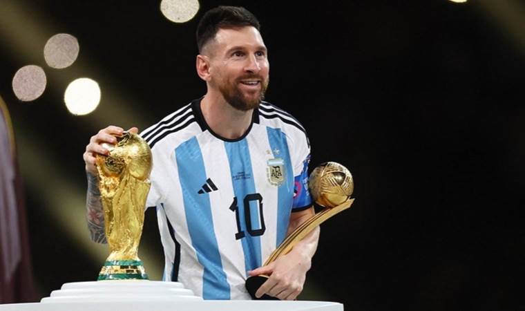 Rekor fiyat bekleniyor: Messi'nin Dünya Kupası formaları satışa çıkıyor