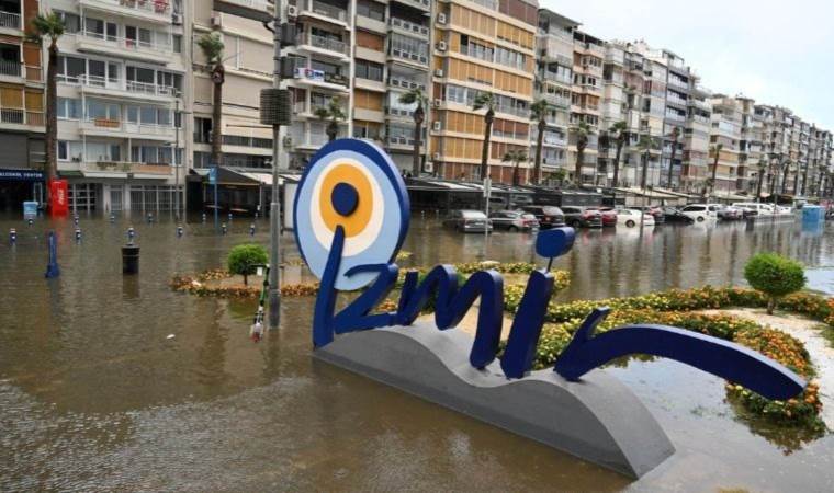 İzmir’de selden etkilenenlere ilk destek ödemesi yapıldı