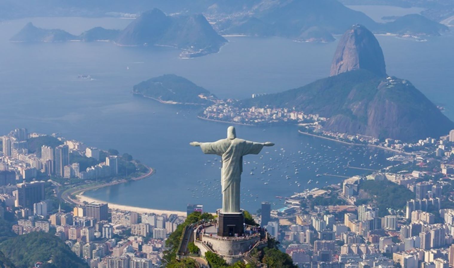 Как называется страна бразилия. Христос Искупитель Рио де Жанейро. Статуя Спасителя в Рио-де-Жанейро. Статуя Христа-Искупителя Рио-де-Жанейро. Статуя Иисуса в Рио де Жанейро.