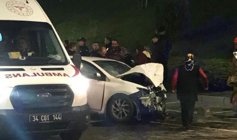 Silivri'de İETT otobüsü ile otomobil çarpıştı 3 yaralı
