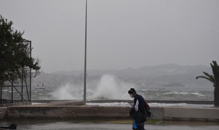 İzmir'de kuvvetli rüzgâr ve fırtına uyarısı