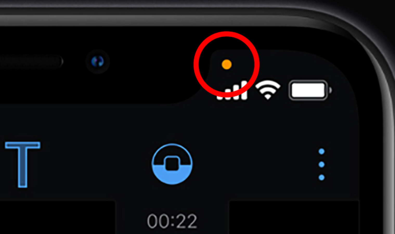 Экран в углу смартфона. Точка в Верхнем углу экрана. Iphone оранжевая точка в верхней части экрана. Цветные точки на экране смартфона. Цветные точки на экране айфона.